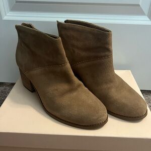 TOMS camel suede boots